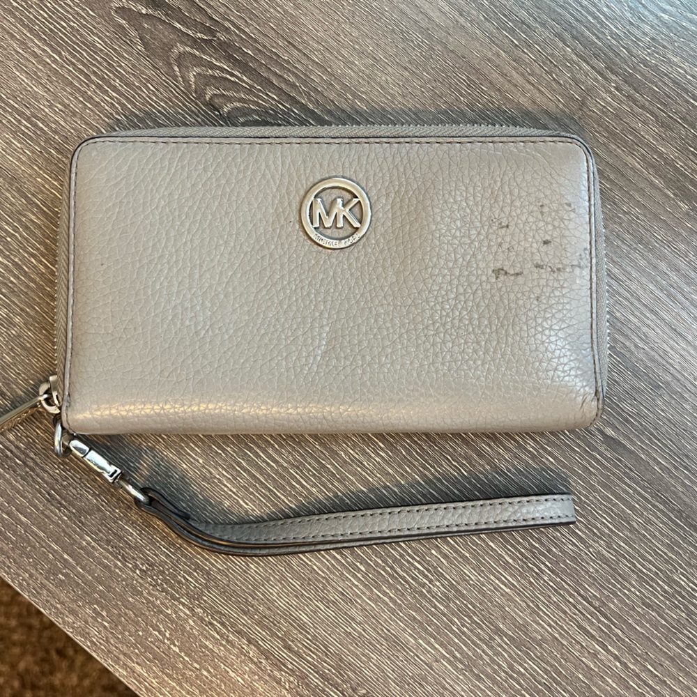Michael Kors Smartphone Wallet